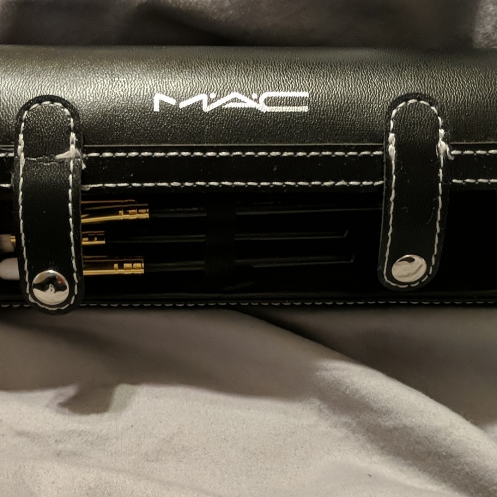 MAC 9piece brush set